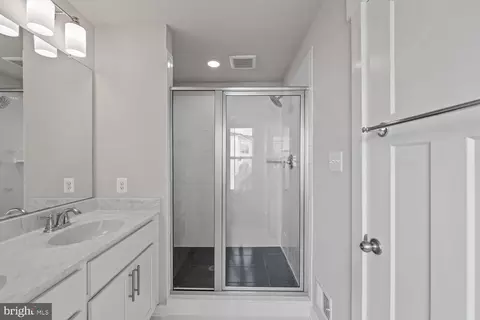 Bath - 1304 Sandoval Ct, Frederick, MD 21702 photo 1 of 3