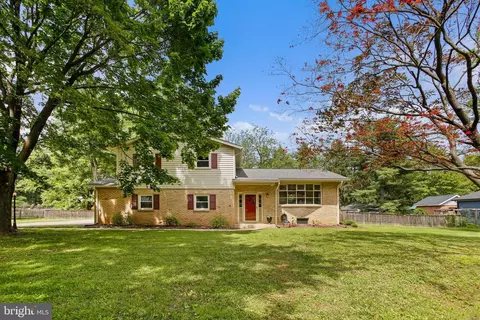 7006 Summerfield Dr, Frederick, MD 21702