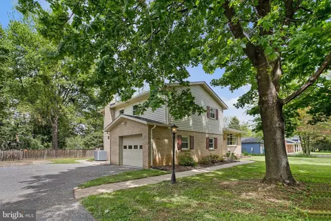7006 Summerfield Dr, Frederick, MD 21702 photo 4