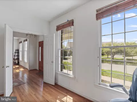 Entry Way - 1033 Lindfield Dr, Frederick, MD 21702 photo 1 of 3