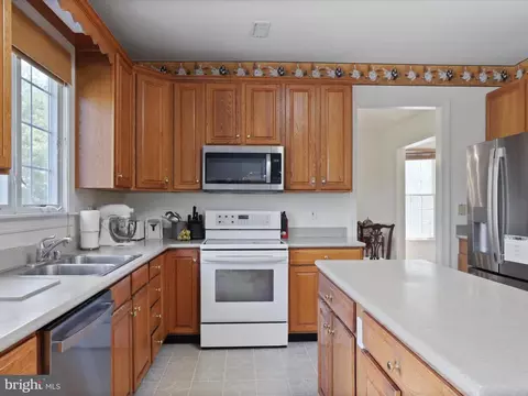 Kitchen - 1033 Lindfield Dr, Frederick, MD 21702 photo 4 of 5