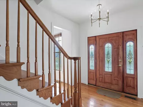 Entry Way - 1033 Lindfield Dr, Frederick, MD 21702 photo 2 of 3