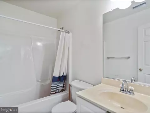 Bath - 1033 Lindfield Dr, Frederick, MD 21702 photo 5 of 5