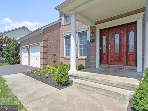 Exterior - 1033 Lindfield Dr, Frederick, MD 21702 photo 4 of 8