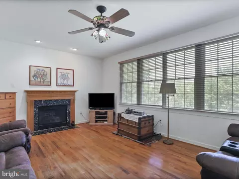 Living - 1033 Lindfield Dr, Frederick, MD 21702 photo 1 of 2