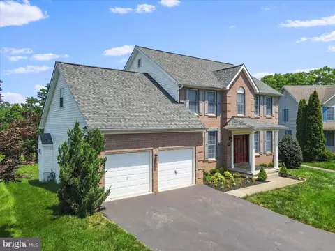Exterior - 1033 Lindfield Dr, Frederick, MD 21702 photo 2 of 8