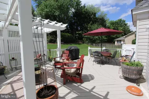 Exterior - 6745 Meadowside Dr, Frederick, MD 21702 photo 6 of 20