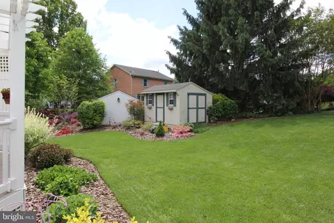 Exterior - 6745 Meadowside Dr, Frederick, MD 21702 photo 14 of 20