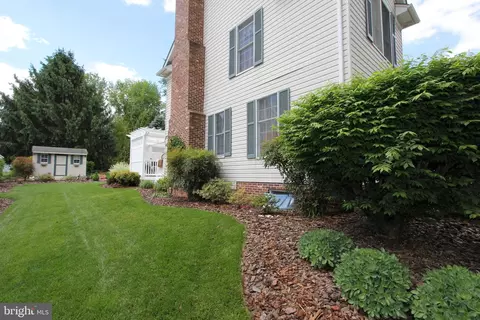 Exterior - 6745 Meadowside Dr, Frederick, MD 21702 photo 16 of 20