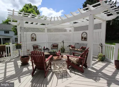 Exterior - 6745 Meadowside Dr, Frederick, MD 21702 photo 4 of 20