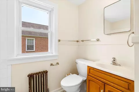 Bath - 603 Lee Pl, Frederick, MD 21702 photo 1 of 2