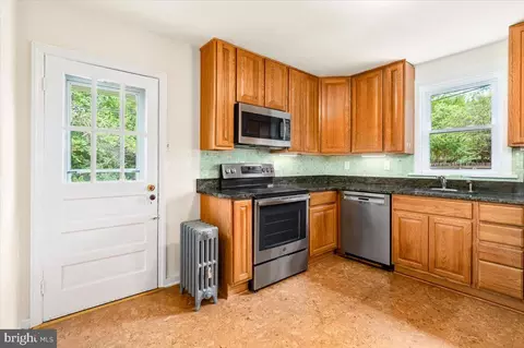 Kitchen - 603 Lee Pl, Frederick, MD 21702 photo 3 of 4