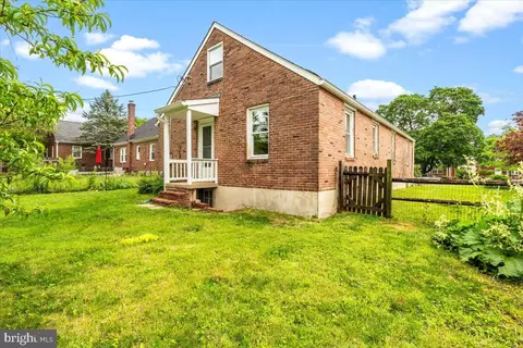 Exterior - 603 Lee Pl, Frederick, MD 21702 photo 4 of 6
