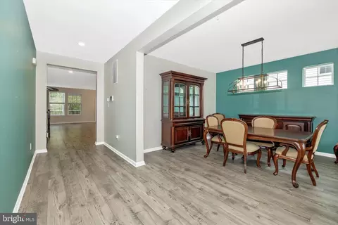 Entry Way - 5609 Zoe Ln, Frederick, MD 21704 photo 4 of 6