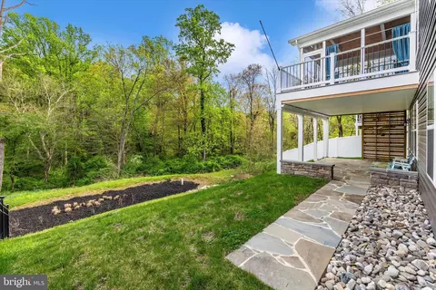 Exterior - 5609 Zoe Ln, Frederick, MD 21704 photo 5 of 8