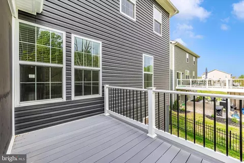 Exterior - 5609 Zoe Ln, Frederick, MD 21704 photo 7 of 8