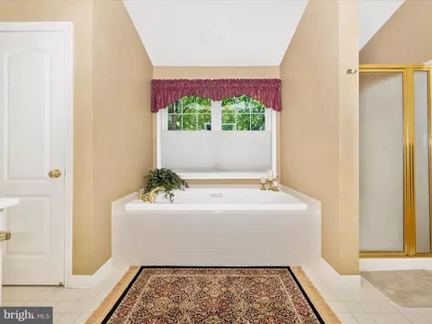 Bath - 2594 Bear Den Rd, Frederick, MD 21701 photo 2 of 5