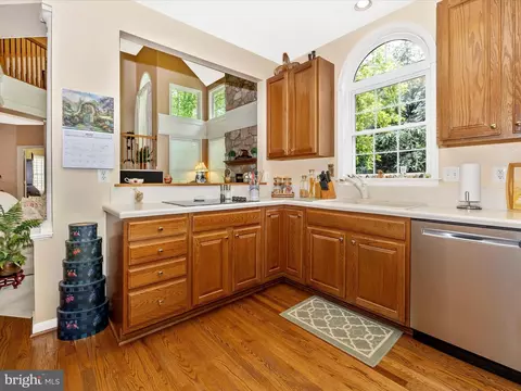 Kitchen - 2594 Bear Den Rd, Frederick, MD 21701 photo 4 of 5