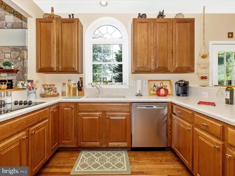 Kitchen - 2594 Bear Den Rd, Frederick, MD 21701 photo 5 of 5