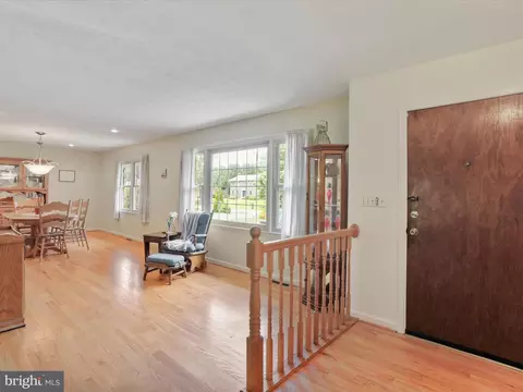 8117 Glendale Dr, Frederick, MD 21702 photo 4