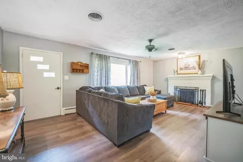 6637 A Mount Phillip Rd, Frederick, MD 21703 photo 6