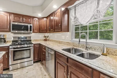 Kitchen - 2218 W Greenleaf Dr W, Frederick, MD 21702 photo 3 of 5