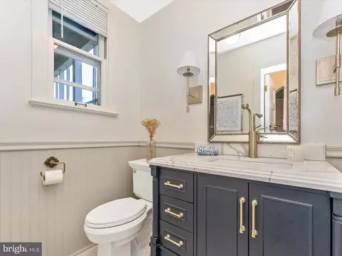 Bath - 18 Clarke Pl, Frederick, MD 21701 photo 1 of 7
