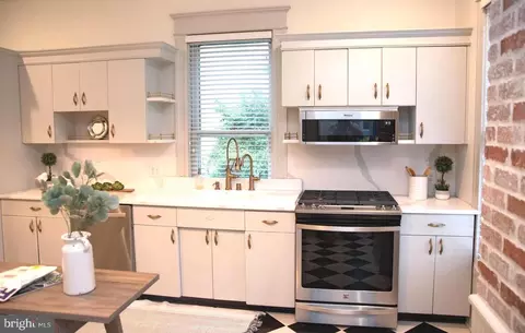 Kitchen - 18 Clarke Pl, Frederick, MD 21701 photo 4 of 4
