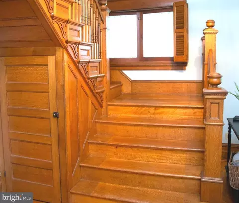 Entry Way - 18 Clarke Pl, Frederick, MD 21701 photo 4 of 8