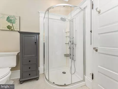Bath - 18 Clarke Pl, Frederick, MD 21701 photo 7 of 7