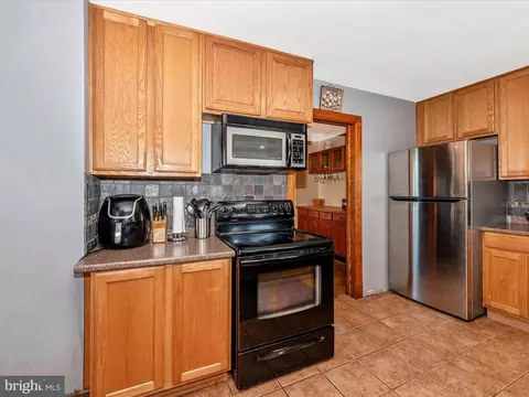Kitchen - 6103 Jefferson Pike, Frederick, MD 21703 photo 5 of 9