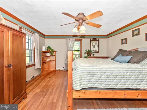 Bedroom - 6103 Jefferson Pike, Frederick, MD 21703 photo 4 of 6