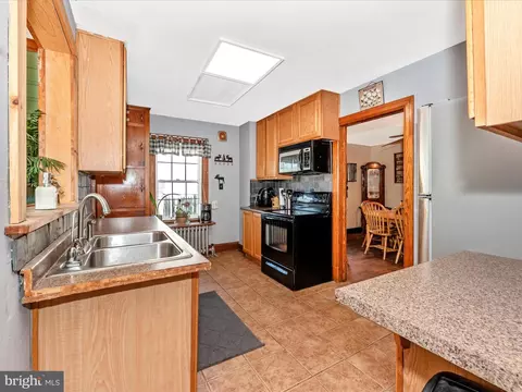 Kitchen - 6103 Jefferson Pike, Frederick, MD 21703 photo 4 of 9