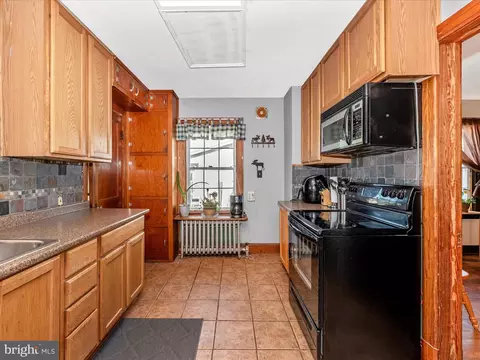Kitchen - 6103 Jefferson Pike, Frederick, MD 21703 photo 3 of 9