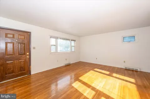 1426 W 11th St, Frederick, MD 21702 photo 4