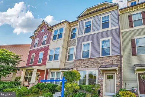 3243 Stone Barn Dr, Frederick, MD 21704