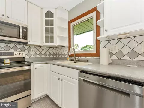 Kitchen - 14 Norva Ave, Frederick, MD 21701 photo 3 of 5
