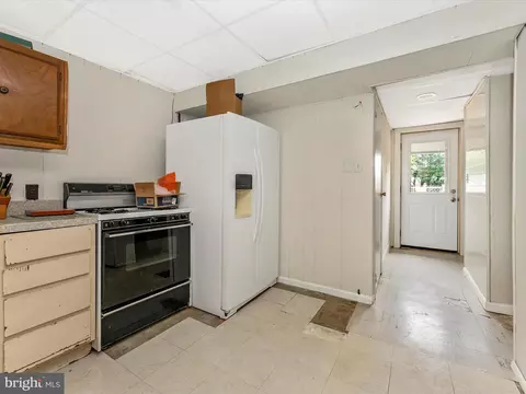 Entry Way - 14 Norva Ave, Frederick, MD 21701 photo 2 of 2
