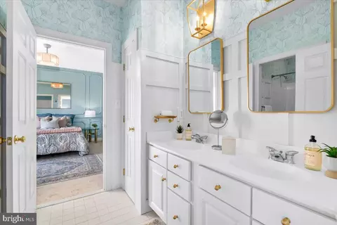 Bath - 3620 Denison St, Frederick, MD 21704 photo 2 of 5