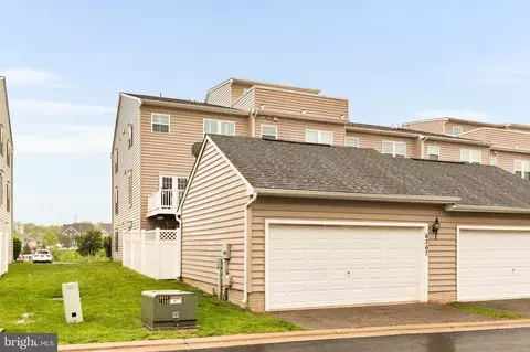 6367 Walcott Ln, Frederick, MD 21703 photo 2