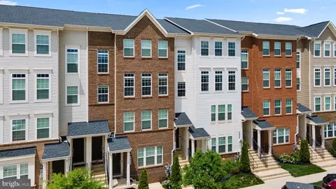 5934 Forum Sq, Frederick, MD 21703 photo 2