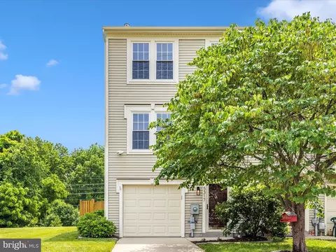 Exterior - 5317 Duke Ct, Frederick, MD 21703 photo 3 of 11