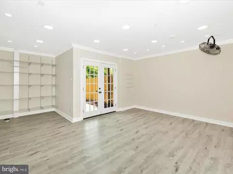 Living - 5317 Duke Ct, Frederick, MD 21703 photo 9 of 9