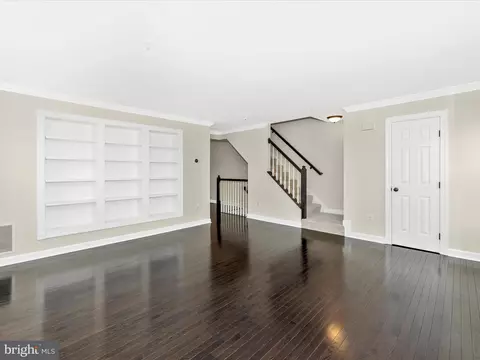 Living - 5317 Duke Ct, Frederick, MD 21703 photo 5 of 9