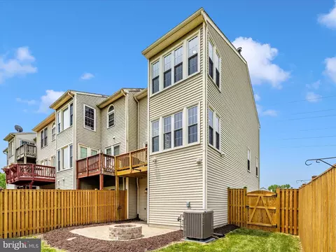 Exterior - 5317 Duke Ct, Frederick, MD 21703 photo 7 of 11