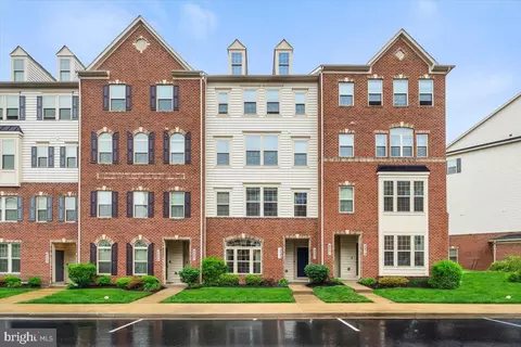 4885 Hiteshow Dr, Frederick, MD 21703