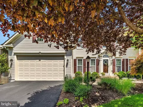Exterior - 6470 Saddlebrook Ln, Frederick, MD 21701 photo 2 of 20