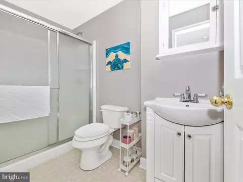 Bath - 6470 Saddlebrook Ln, Frederick, MD 21701 photo 4 of 4