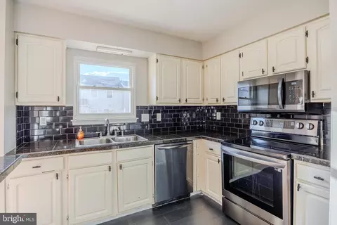 Kitchen - 407 Megan Ct, Frederick, MD 21701 photo 2 of 4