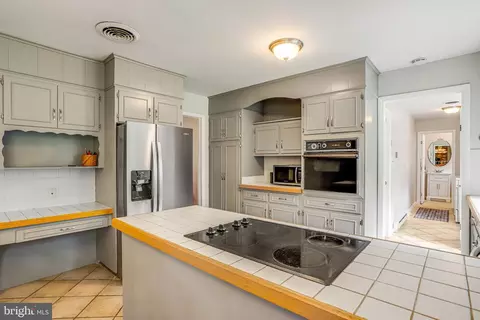 Kitchen - 5813 Meadow Dr, Frederick, MD 21702 photo 1 of 4